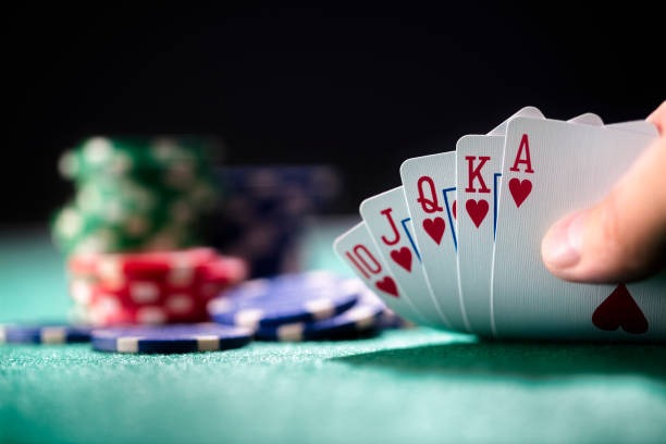 lisatoto mobile app interface showing sportsbook markets and live-dealer tables